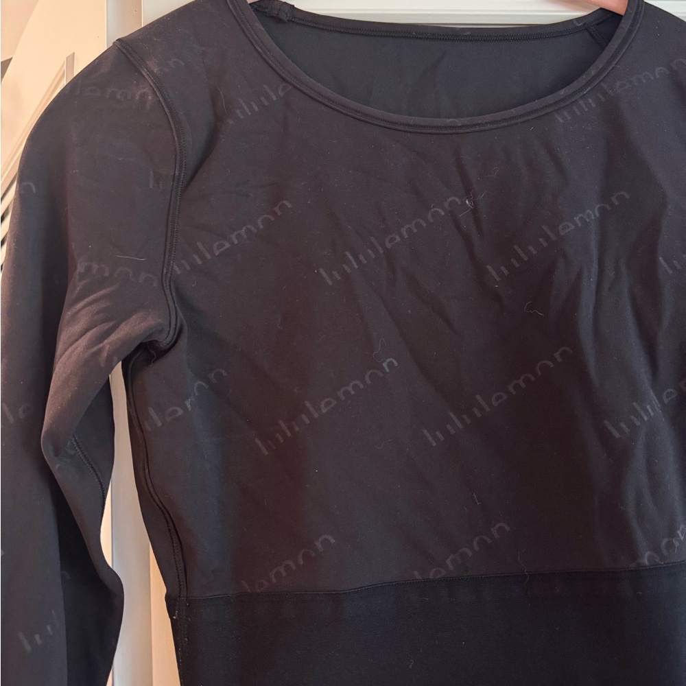 lululemon Black long sleeve crop top